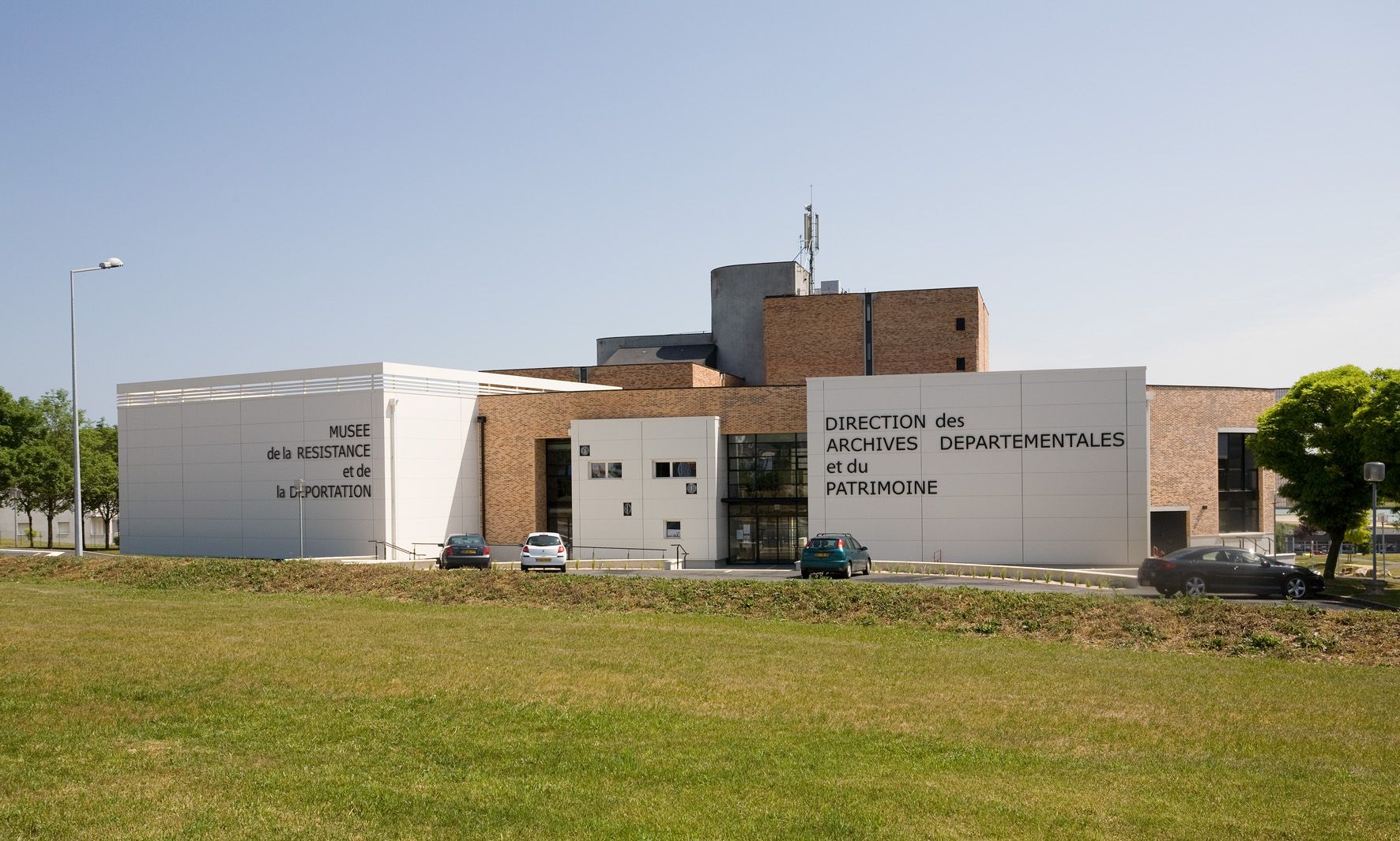 Façade du bâtiment sur la rue Heurtault de Lamerville